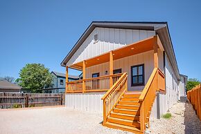 3br-2ba Cityscape Haven With Panoramic Tower View