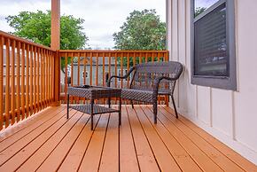 3br-2ba Cityscape Haven With Panoramic Tower View