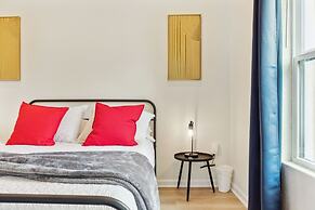 3br-2ba Cityscape Haven With Panoramic Tower View