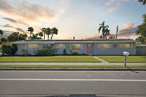 4880 N Banana River