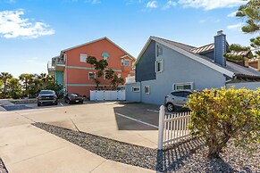 8156 Ridgewood Ave