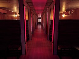 Oasis Floating Hotel Yangon