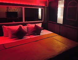 Oasis Floating Hotel Yangon