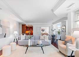 Chicago River Side Suites