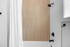 Neptune's Retreat 302 COA