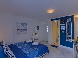 Sunset Tides Apartments With Terrace and Sea View
