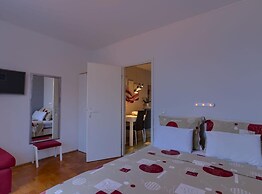 Sunset Tides Apartments With Terrace and Sea View