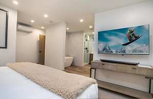 Diamond-rated 2BR Condo in Heart of Vail Village - Center Place