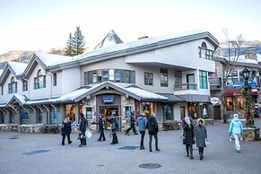 Diamond-rated 2BR Condo in Heart of Vail Village - Center Place