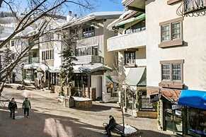 Diamond-rated 2BR Condo in Heart of Vail Village - Center Place