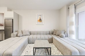 Seaview Apartment in the Heart of Saranda