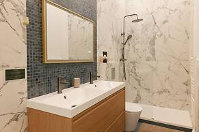 Lavie Maison Marais AC Hot Tub