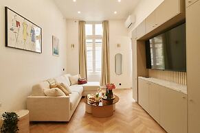 Lavie Maison Marais AC Hot Tub