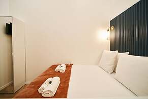 Lavie Maison Marais AC Hot Tub