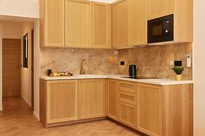 Lavie Maison Marais AC Hot Tub