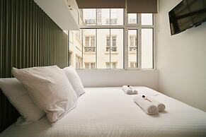 Lavie Maison Central Marais AC Hot Tub