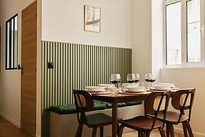 Lavie Maison Central Marais AC Hot Tub