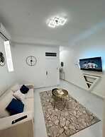 CYRUS HOTEL-HOUSE
