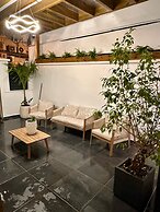 CYRUS HOTEL-HOUSE