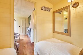 Host Stay Guards Van