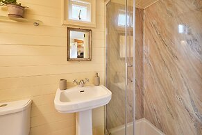 Host Stay Guards Van