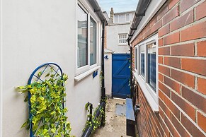 Host Stay Falcon Retreat