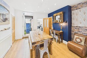 Host Stay Falcon Retreat