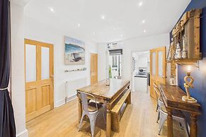 Host Stay Falcon Retreat