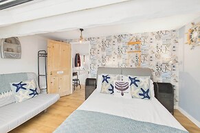 Host Stay Falcon Retreat