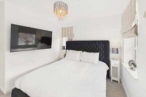 Host Stay Orient House