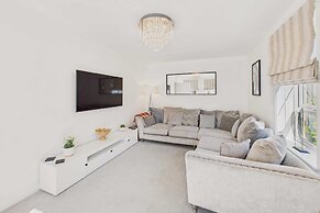 Host Stay Orient House