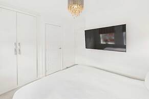 Host Stay Orient House