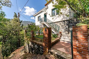 Monterosso Apartments