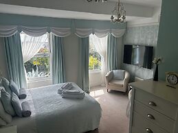 Amber House
