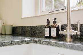 Herdsman's Cottage - 3BD in Wiltshire