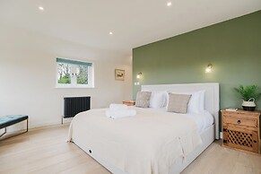 Mulberry Cottage 5BD in Wiltshire