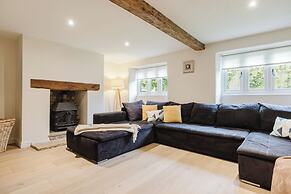 Mulberry Cottage 5BD in Wiltshire