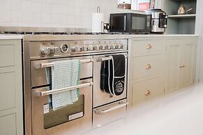 Mulberry Cottage 5BD in Wiltshire