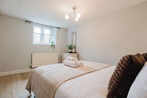 Mulberry Cottage 5BD in Wiltshire