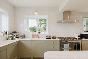 Mulberry Cottage 5BD in Wiltshire