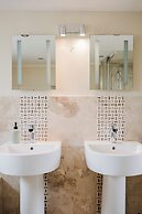 Mulberry Cottage 5BD in Wiltshire