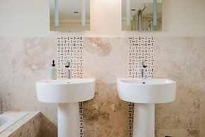 Mulberry Cottage 5BD in Wiltshire