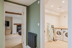 Mulberry Cottage 5BD in Wiltshire