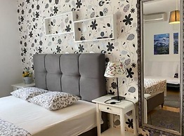 Apartments Lara Rab
