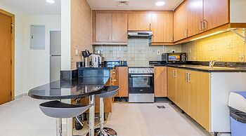 Prime 1BR Global Lake View Mins Metro