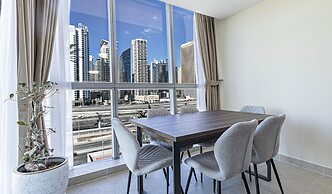 Prime 1BR Global Lake View Mins Metro
