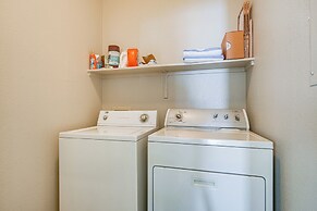 12 Mi to Old Town Scottsdale: Condo w/ Pool Access