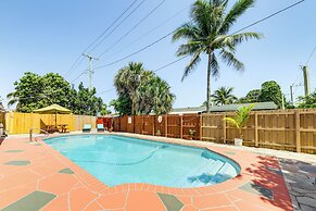 Walk to Dining & Shopping: Pompano Beach Home!
