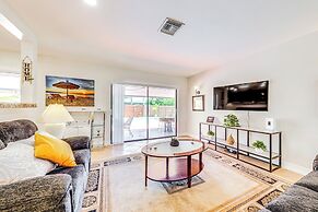 Walk to Dining & Shopping: Pompano Beach Home!