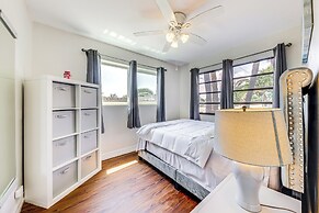 Walk to Dining & Shopping: Pompano Beach Home!